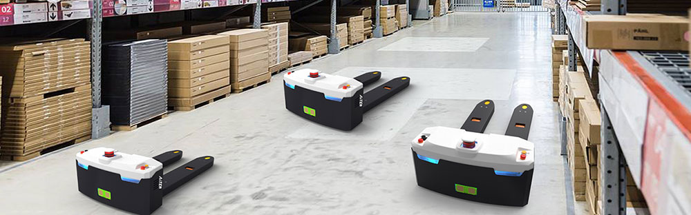 xingkong.comAGV机器人为产业发展添把“火”