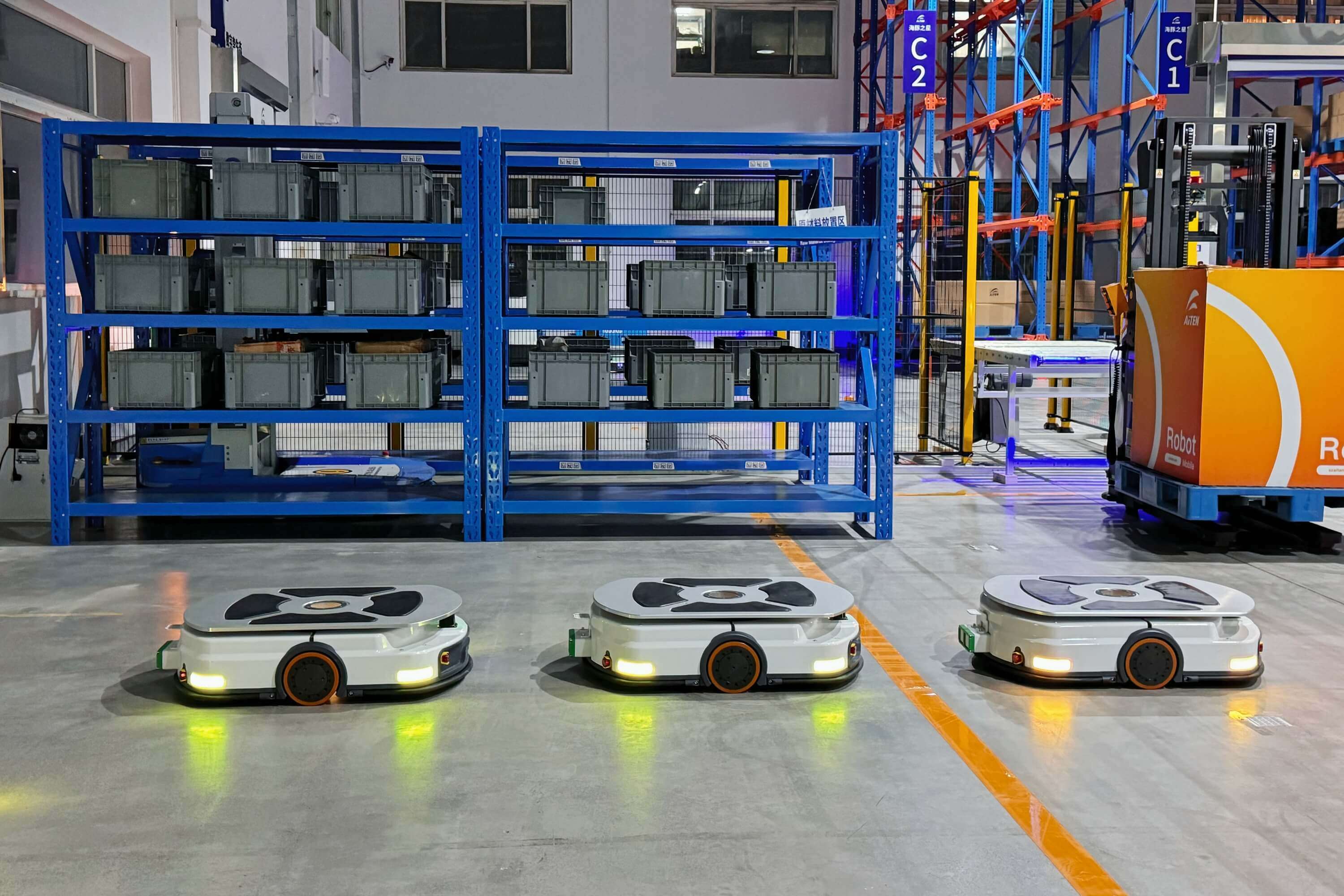 xingkong.comAMR托盘搬运车：赋能仓库自动化托盘运输